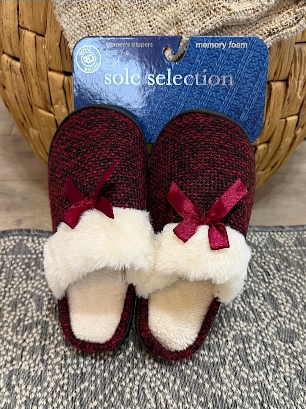 New Sole Selection Nordstrom Women’s Luxurious Knit Slippers Slip On Medium